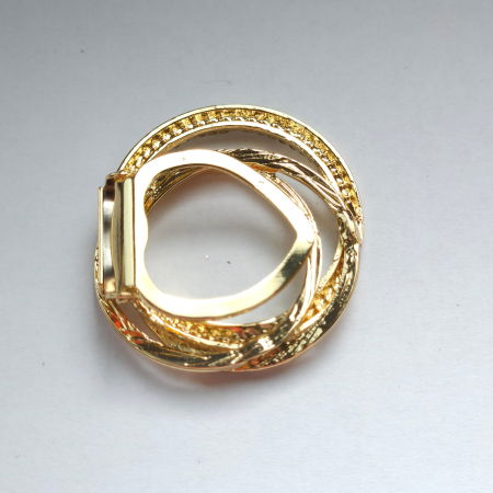 Brosa clips pentru esarfa cu trei cercuri, aurie cu pietricele foarte fine [4]