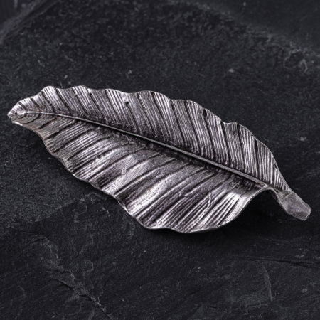 Brosa din ZAMAC sub forma de frunza
