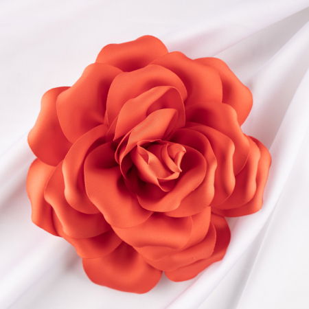 Broșe - Brosa floare corai satinata cu diametru de 15 cm, cu clips pentru par