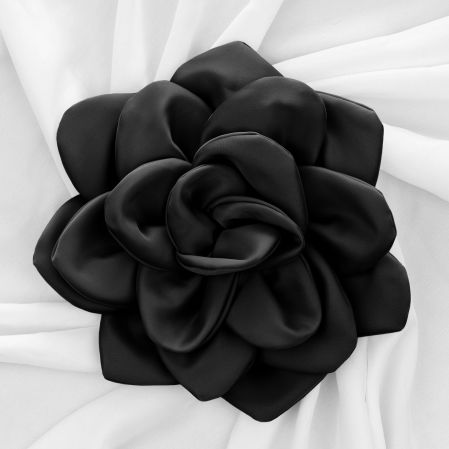 Broșe - Brosa floare neagra satinata cu diametru de 25 cm, cu clips pentru par