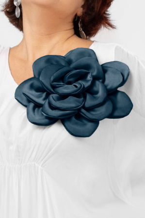 Brosa floare turcoaz inchis satinata cu diametru de 25 cm, cu clips pentru par [1]