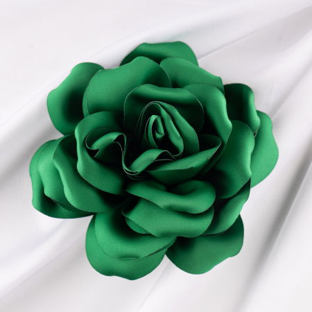 Brosa floare verde satinata cu diametru de 15 cm, cu clips pentru par [0]