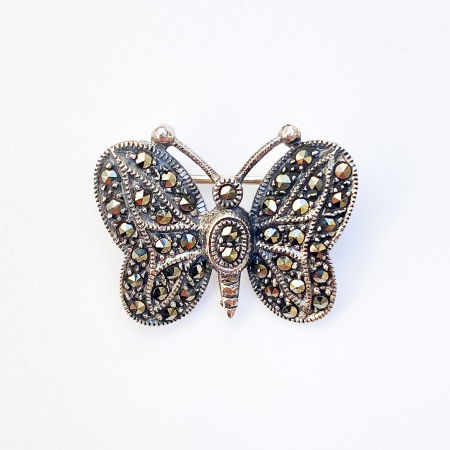 BIJUTERII - Brosa fluturas din argint 925 cu pietre foarte fine de marcasite