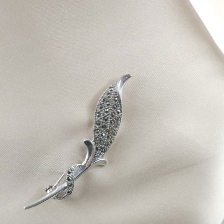 Brosa floare din argint 925 cu pietre foarte fine de marcasite [2]