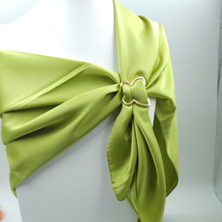 Brosa inel pentru esarfa cu forma de fluture auriu cu pietricele foarte fine [7]