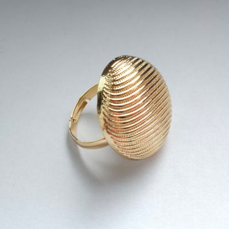 Bijuterii Noutați - Brosa inel pentru esarfa cu forma rotunda cu striatii, aurie