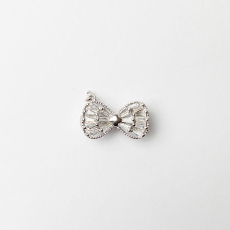 BIJUTERII - Brosa fundita miniaturala din argint 925 cu pietre foarte fine de cubic zirconia