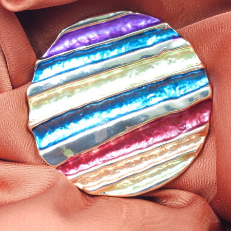 Broșe - Brosa magnetica aurie, model geometric rotund cu elemente emailate multicolore