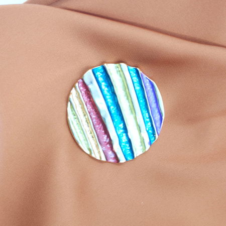 Brosa magnetica aurie, model geometric rotund cu elemente emailate multicolore [7]