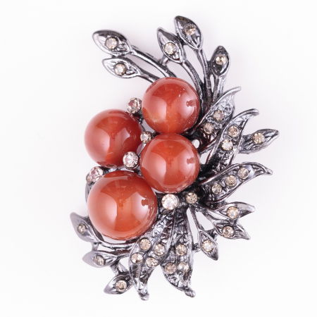 Broșe - Brosa metalica argintie crenguta cu pietre naturale de carneol