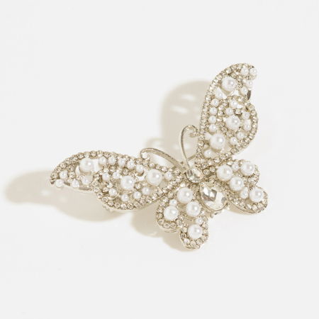 Broșe - Brosa metalica argintie fluture cu perle si pietre mici, fine