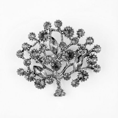 Bijuterii Noutați - Brosa metalica argintie Pomul Vietii cu pietricele argintii