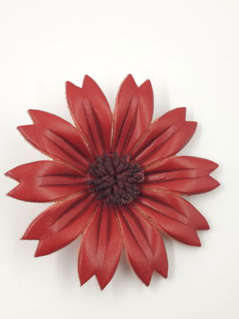 BIJUTERII - Brosa floare rosie din piele naturala, executata manual
