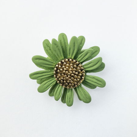 Broșe - Brosa metalica floricica cu petale vopsite verde mat si auriu