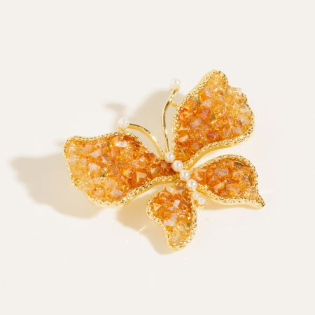 Brosa metalica fluture auriu cu petale din cristale aurii si perlute fine, produs premium [1]