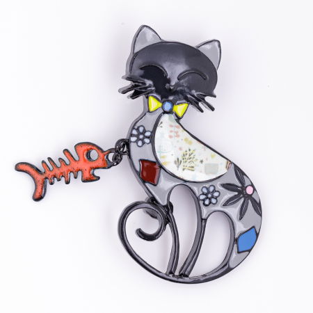 Broșe - Brosa metalica neagra pisica cu pestisor atarnat la gat, gri si rosu