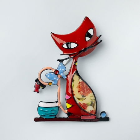 Promoții Accesorii & Bijuterii - Brosa metalica neagra, pisica rosie cu pestisor agatat de coada