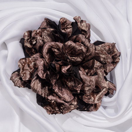 Broșe - Brosa negru-cupru roz metalizat, floare cu diametru de 15 cm, cu clips pentru par