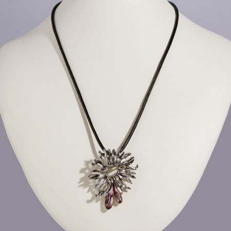 Brosa pandant metalica argintie, floare stilizata de papadie cu 2 petale din sticla fatetata [1]