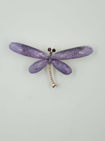 Broșe - Brosa pandant metalica aurie, libelula fina cu aripi fatetate mov