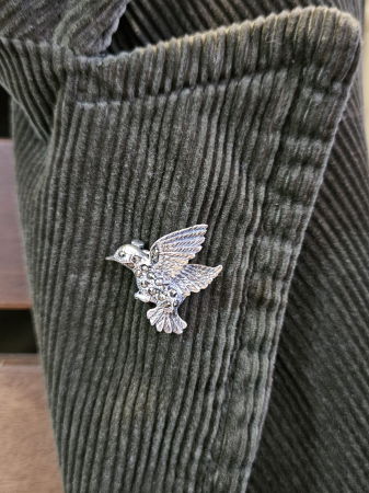 Brosa pasare colibri din argint 925 cu pietre foarte fine de marcasite, simbol al purităţii şi al iubirii [5]