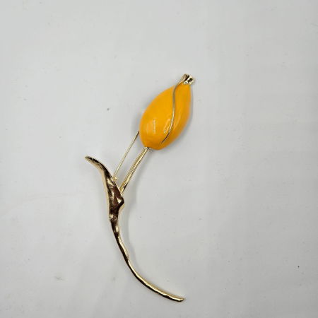 Brosa statement lalea imbobocita, forma stilizata din metal  auriu cu galben [3]