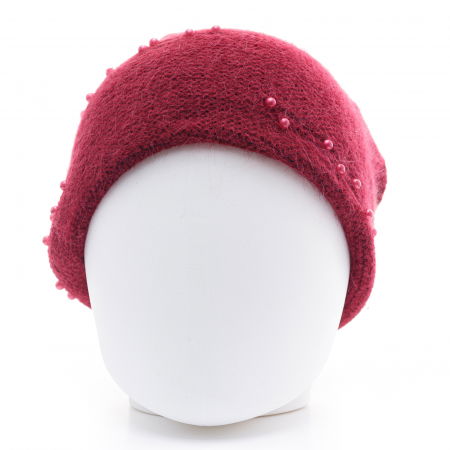 Caciula bordo model tricotat cu perle fine aplicate, dublata in interior [1]