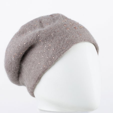 Căciuli - Caciula bej inchis model tricotat cu perle si strasuri fine aplicate, dublata in interior