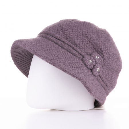 Caciula stil palarie bej moviliu cu bor si decoratiune laterala argintie, captusita in interior [1]