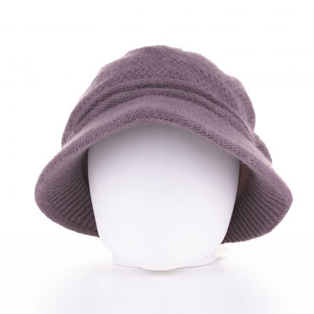 Căciuli - Caciula stil palarie bej moviliu cu bor si decoratiune laterala argintie, captusita in interior