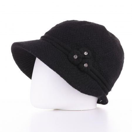 Caciula stil palarie neagra cu bor si decoratiune laterala argintie, captusita in interior [1]