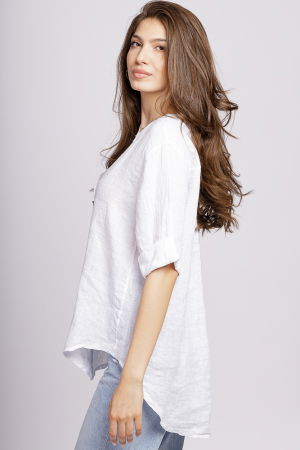 Camasa alba din in cu nasture metalic decorativ [2]