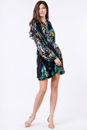 Rochie plisata A-line din satin, cu maneci ample si imprimeu jungle pe fond negru [5]