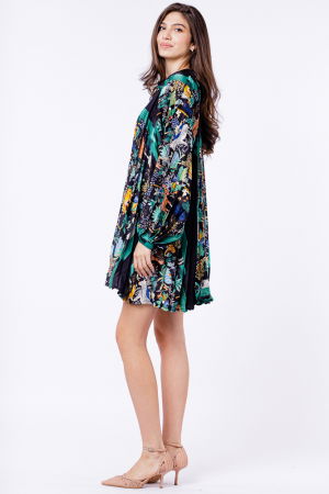 Rochie plisata A-line din satin, cu maneci ample si imprimeu jungle pe fond negru [2]