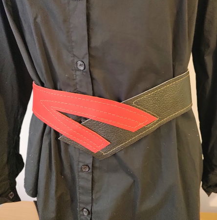 ACCESORII DAMĂ - Centura asimetrică, din piele naturală rosie și neagră,festiva