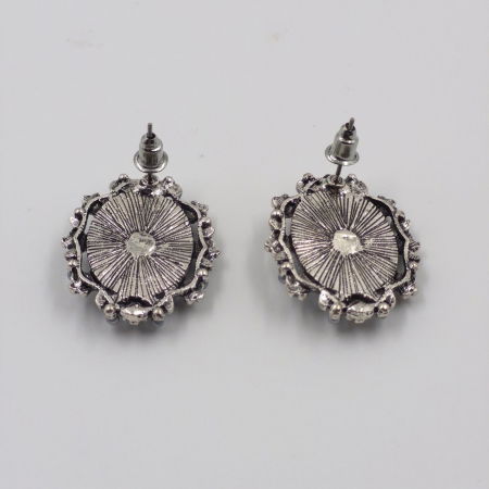 Cercei eleganti camee vintage cu detalii ornamentale argintii [1]