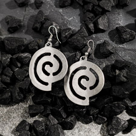 Cercei cu forma de melc stilizat cu diametru de 4 cm, din zamac [3]