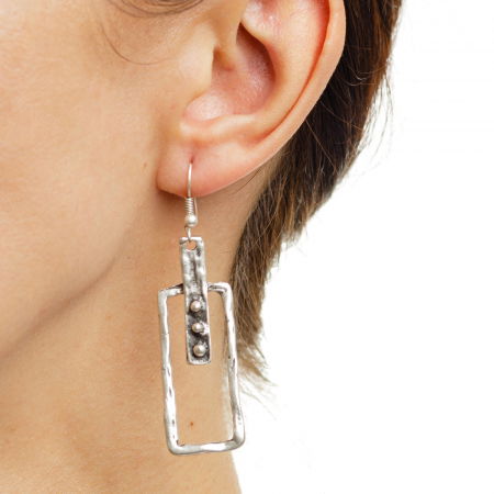 Cercei cu forma rectangulara abstracta si aspect neregulat, din zamac [2]