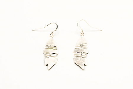 Cercei argintii satinati cu forma ovala neregulata cu zig-zag [2]