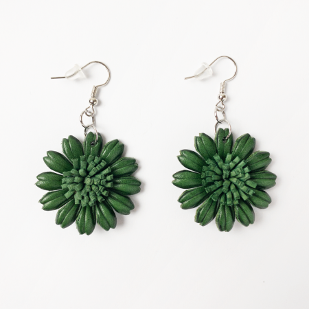 Cercei - Cercei verde inchis din piele naturala cu forma de floare cu multe petale