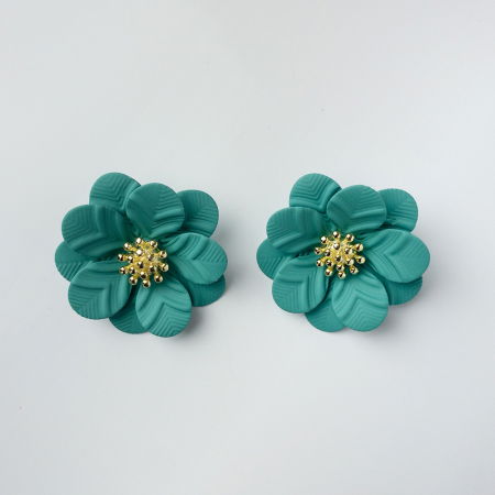 BIJUTERII - Cercei in forma de floare cu petale duble si auriu in mijloc, verzi