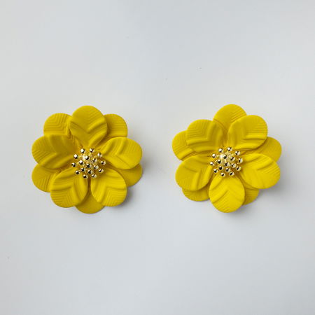 BIJUTERII - Cercei in forma de floare cu petale duble si auriu in mijloc, galbeni