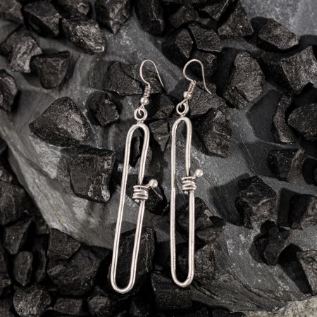 Cercei - Cercei lungi cu forma abstracta cu nod, din zamac