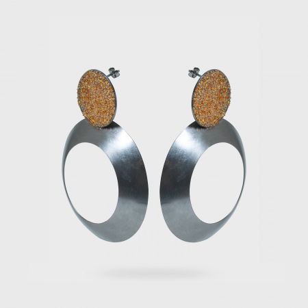 Cercei lungi cu forme circulare armonioase si cristale, din alama placata cu gun metal [2]