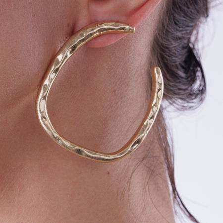 Cercei metalici aurii cu forma rotunda neregulata [3]