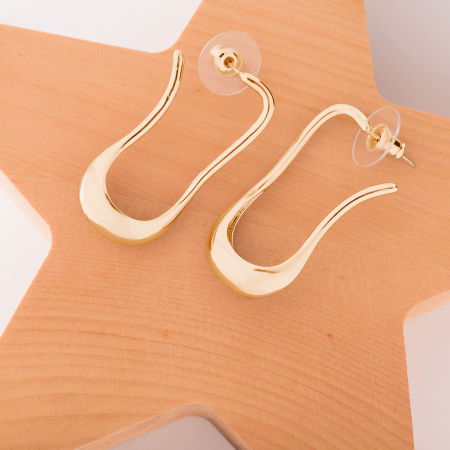 Cercei - Cercei metalici aurii cu forma abstracta