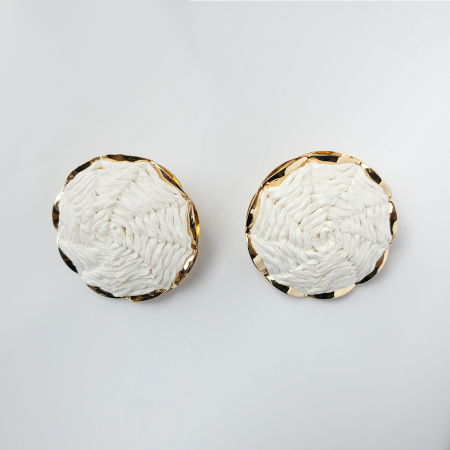 Cercei - Cercei metalici cu forma rotunda bombata, alb cu auriu