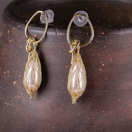 Cercei - Cercei metalici cu o piesa infasurata in sarma aurie