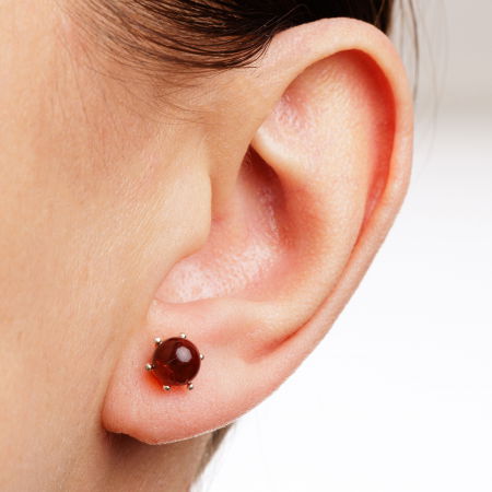 Cercei mici din argint 925 cu chihlimbar natural de culoare brun auriu in montura [1]