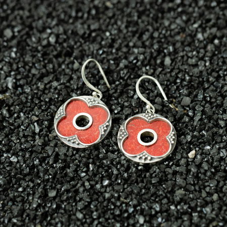 BIJUTERII - Cercei rotunzi din argint cu coral si decoratiune pe toata circumferinta